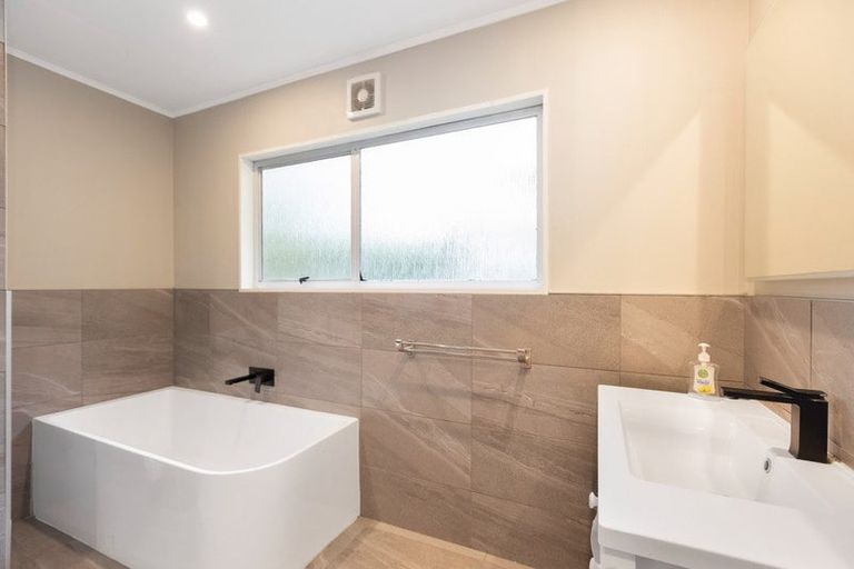 Photo of property in 14 Glen Alton Avenue, Paparangi, Wellington, 6037