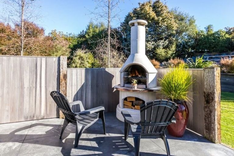 Photo of property in 21 Stewart Glen, Acacia Bay, Taupo, 3385