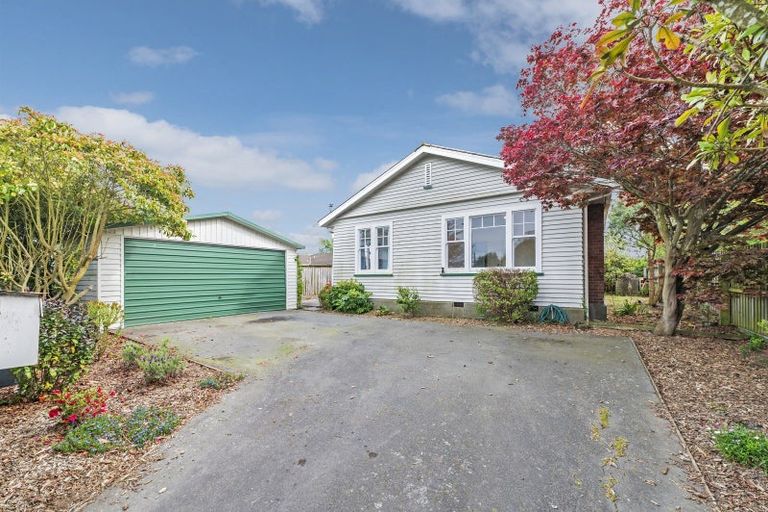 Photo of property in 1/5 Winters Road, Redwood, Christchurch, 8051