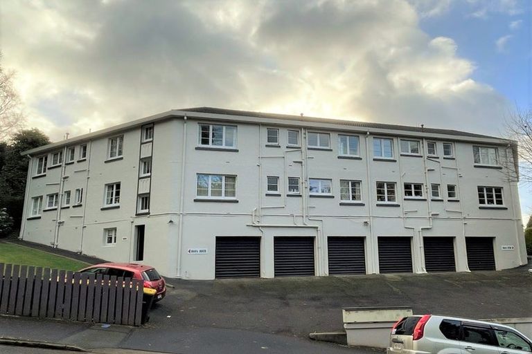 Photo of property in 4d Alva Street, Dunedin Central, Dunedin, 9016