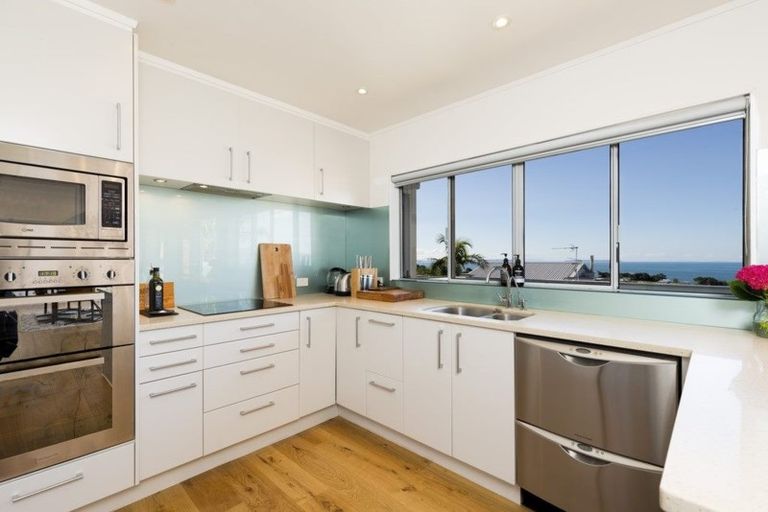 Photo of property in 2/65 Castor Bay Road, Castor Bay, Auckland, 0620