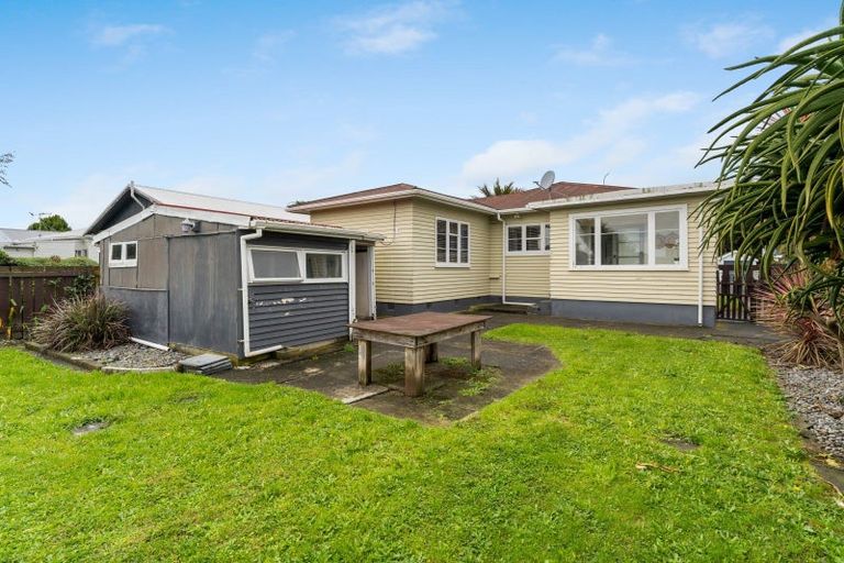 Photo of property in 43 Aotaki Street, Otaki, 5512