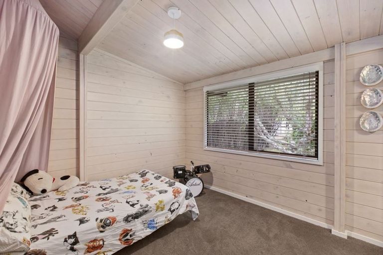 Photo of property in 5 Weranui Road, Waiwera, Orewa, 0994