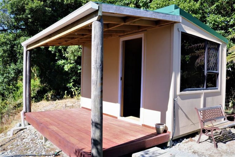 Photo of property in 124 Tasman Street, Karoro, Greymouth, 7805