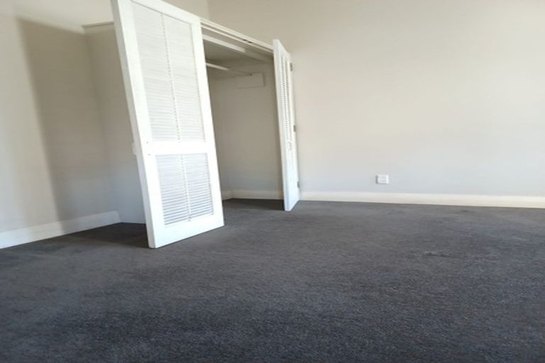 Photo of property in 106 Brougham Street, Mount Victoria, Wellington, 6011