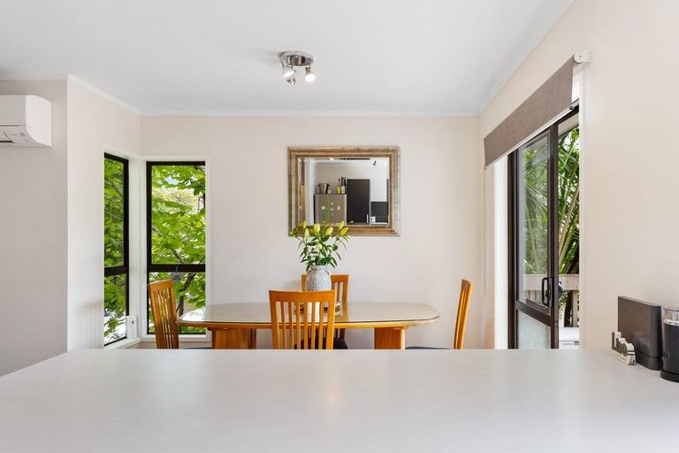 Photo of property in 1/71 Oaktree Avenue, Browns Bay, Auckland, 0630