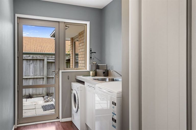 Photo of property in 4 Lowe Place, Rangiora, 7400