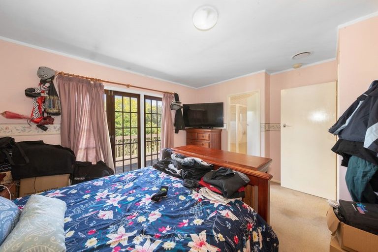 Photo of property in 18 School Road, Riverhead, 0820