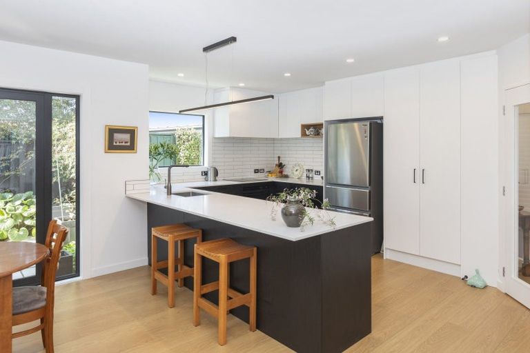 Photo of property in 2/6 Lloyd Street, Strowan, Christchurch, 8052