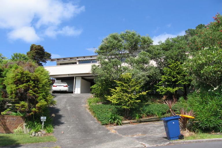 Photo of property in 18 Valdese Rise, Browns Bay, Auckland, 0630