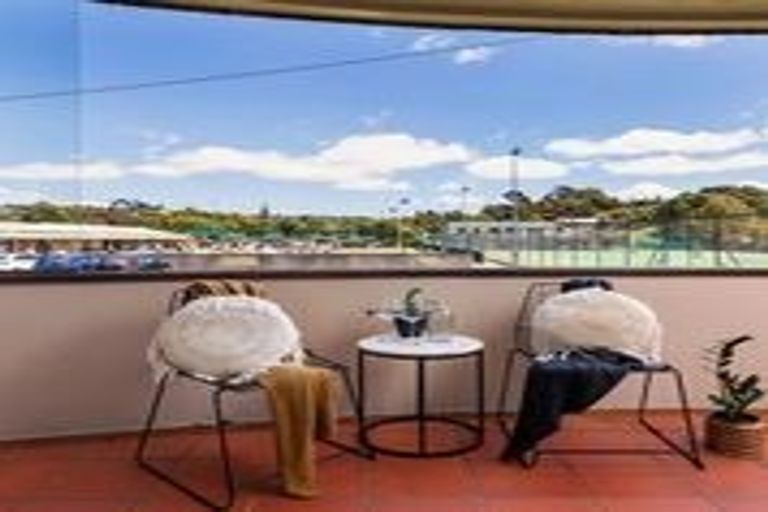 Photo of property in Norfolk Apartments, 7 Ramsgate Terrace, Mairangi Bay, Auckland, 0630