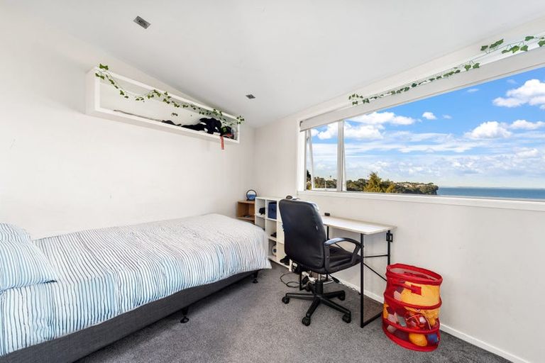 Photo of property in 30c Wade River Road, Stanmore Bay, Whangaparaoa, 0932