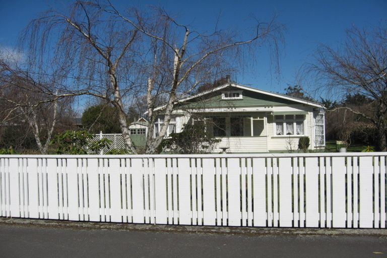 Photo of property in 18 Kuratawhiti Street, Greytown, 5712