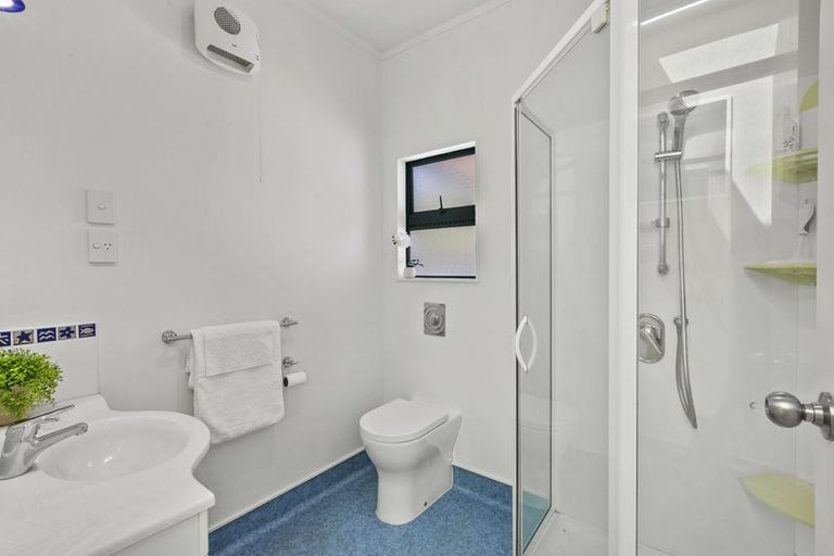 Photo of property in 379 Mangorei Road, Merrilands, New Plymouth, 4312