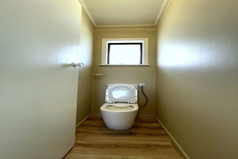 Photo of property in 13 Benygloe Place, Highland Park, Auckland, 2010