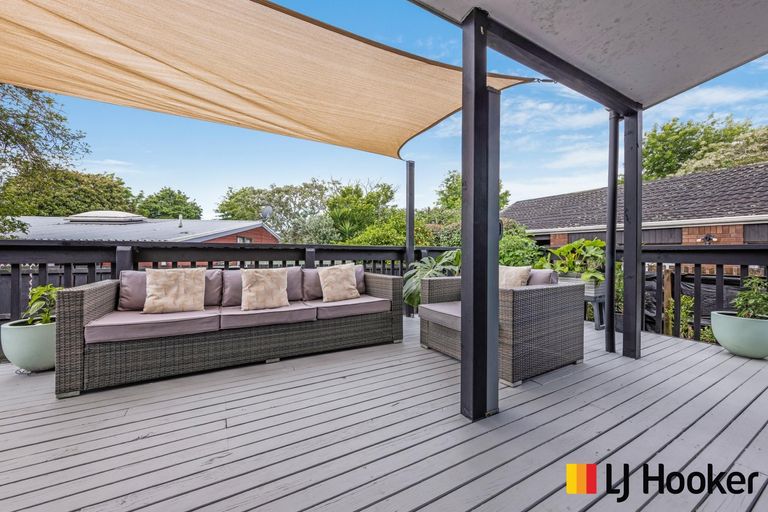 Photo of property in 2/90 Wattle Farm Road, Wattle Downs, Auckland, 2103