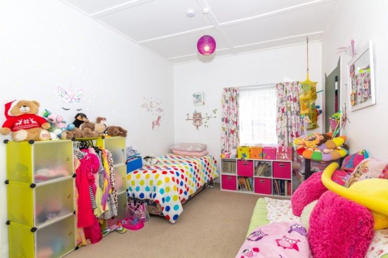 Photo of property in 2 Ballance Street, Raetihi, 4632