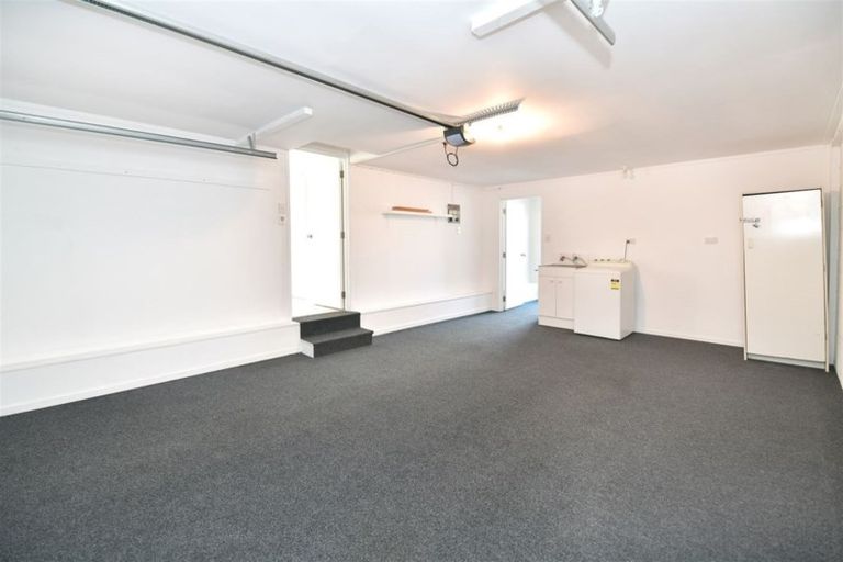 Photo of property in 2/24 Tamariki Avenue, Kelston, Auckland, 0602