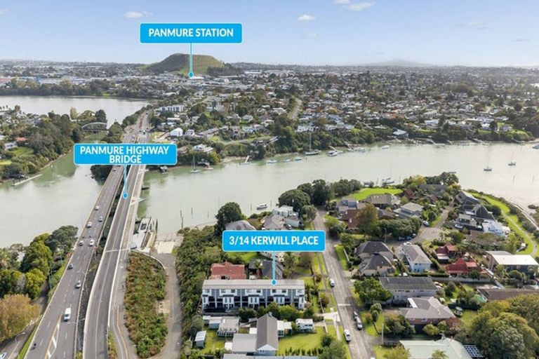 Photo of property in 3/14 Kerswill Place, Pakuranga, Auckland, 2010