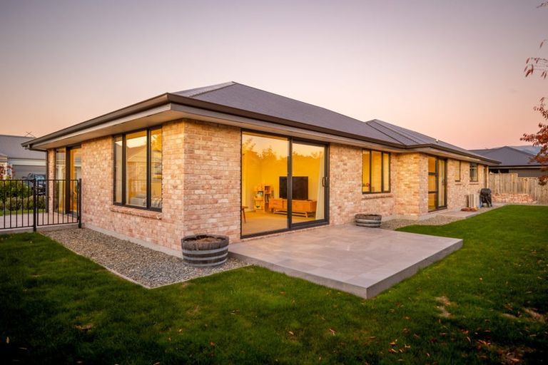 Photo of property in 14 Thomas Way, Brightwater, 7022