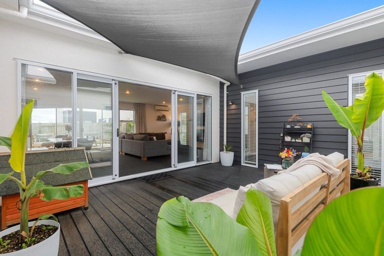 Photo of property in 10 Monaco Grove, Fitzherbert, Palmerston North, 4410