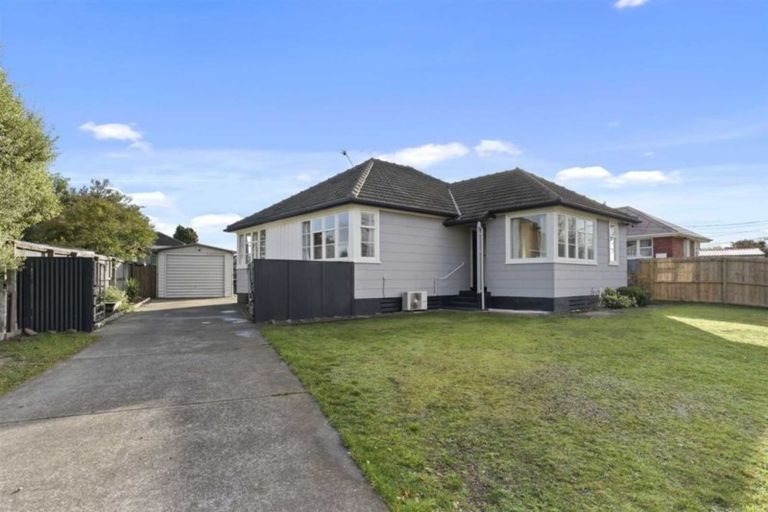 Photo of property in 29 Rowcliffe Crescent, Avonside, Christchurch, 8061