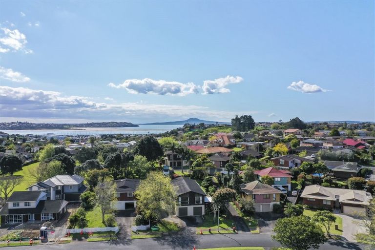 Photo of property in 1/5 Colleen Norma Place, Half Moon Bay, Auckland, 2012