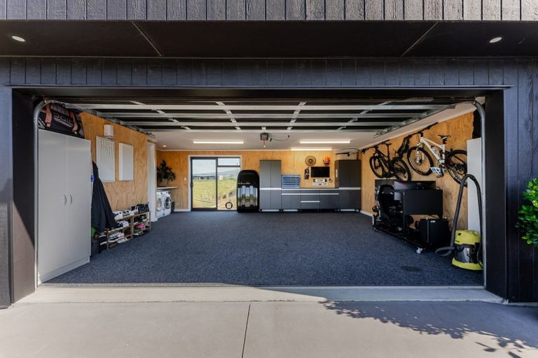 Photo of property in Tapuae, 26 Washer Road, Omata, New Plymouth, 4374