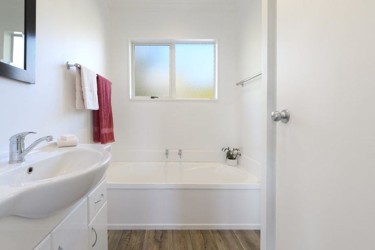 Photo of property in 14a Te Arawa Place, Welcome Bay, Tauranga, 3112