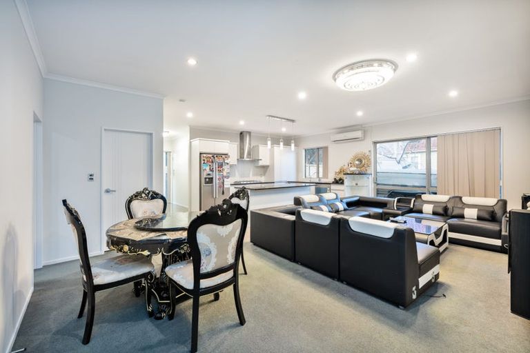 Photo of property in 6 Jezero Drive, Massey, Auckland, 0614