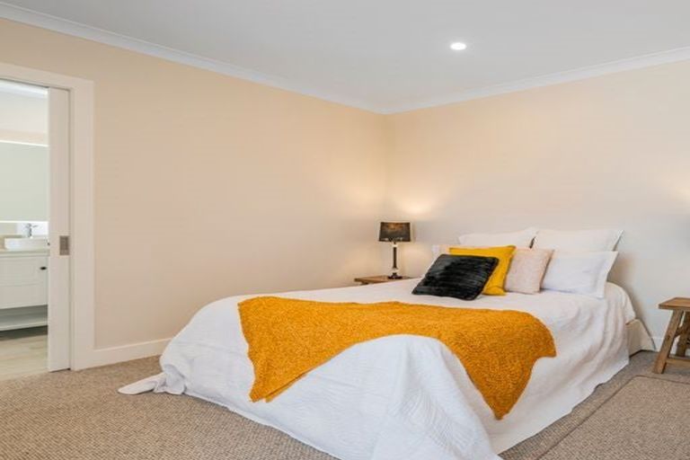 Photo of property in 16 Awatea Drive, Whitianga, 3510