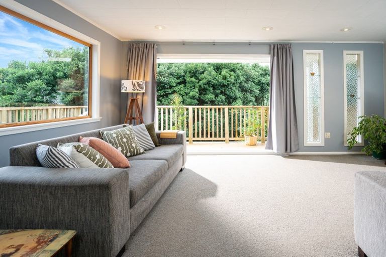 Photo of property in 6 Maybury Way, Island Bay, Wellington, 6023