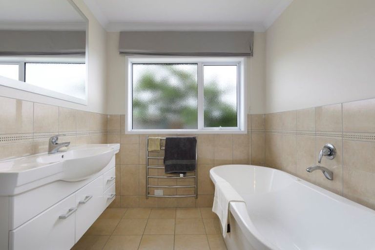 Photo of property in 100 Falcon Drive, Welcome Bay, Tauranga, 3112