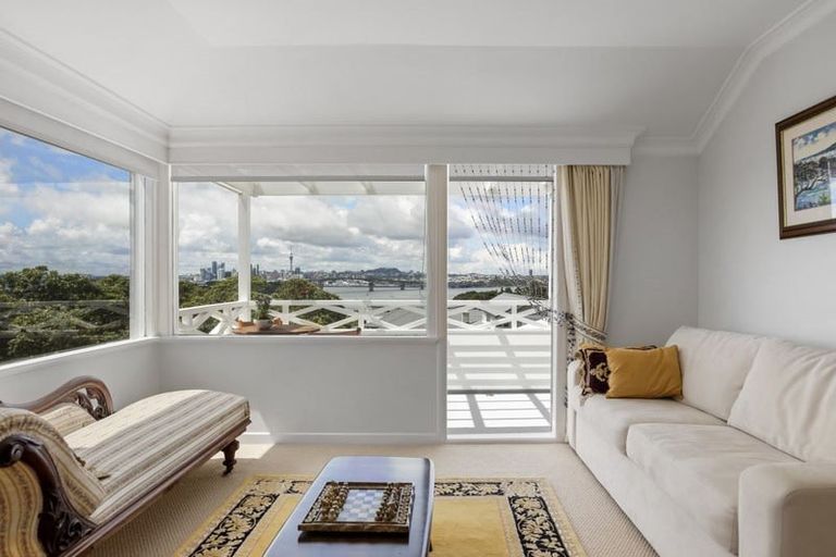 Photo of property in 31 Seaview Avenue, Northcote, Auckland, 0627