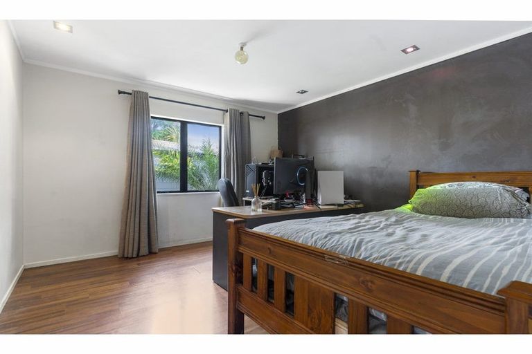 Photo of property in 2/6 Kimdale Place, Totara Heights, Auckland, 2105