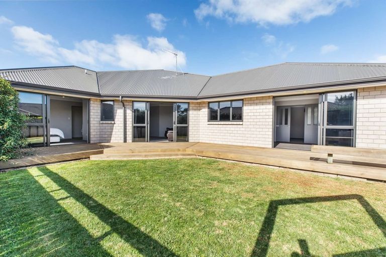 Photo of property in 3 Margaret Place, Waiuku, 2123