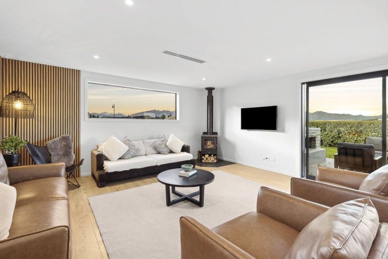 Photo of property in 21 Marjon Drive, Wanaka, 9305