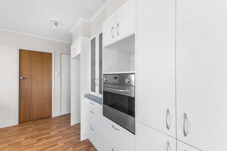 Photo of property in 39 Nevada Drive, Merrilands, New Plymouth, 4312