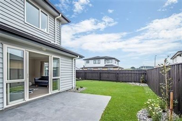 Photo of property in 242 Mark Avenue, Grenada Village, Wellington, 6037