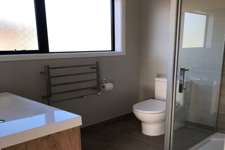 Photo of property in 1 Pohe Street, Waikanae, 5036