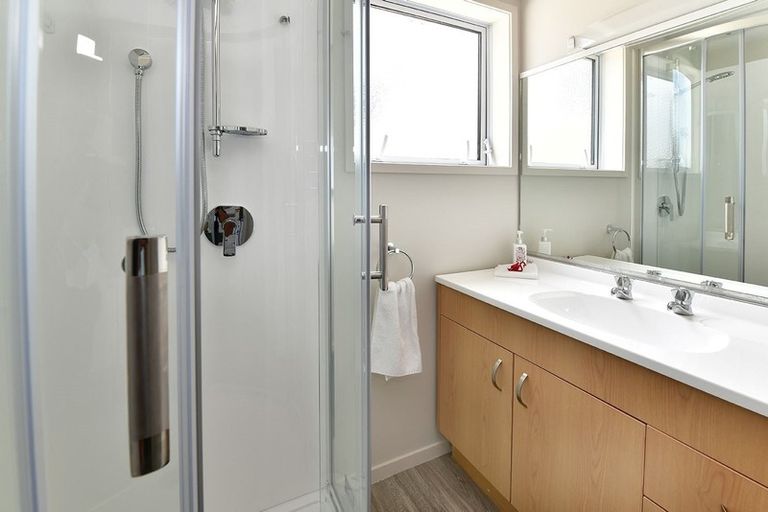 Photo of property in 42 Stanmore Bay Road, Stanmore Bay, Whangaparaoa, 0932