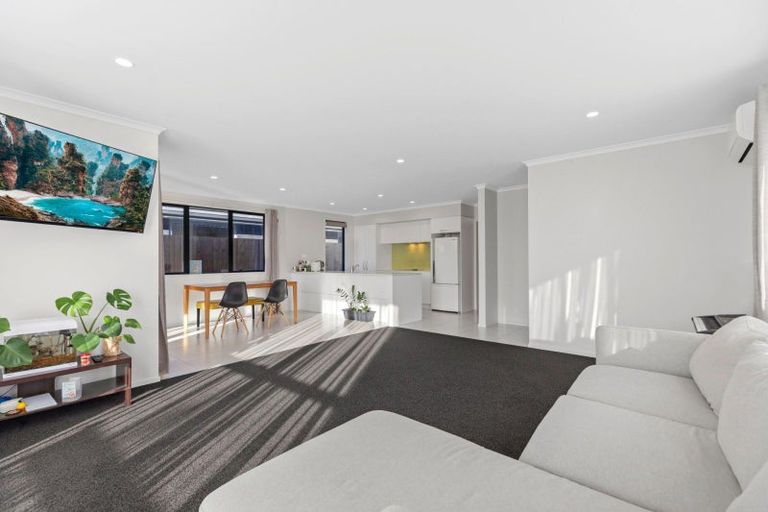 Photo of property in 15 Oka Street, Papamoa Beach, Papamoa, 3118