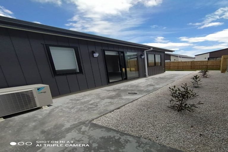 Photo of property in 28 Combat Street, Papakura, 2110