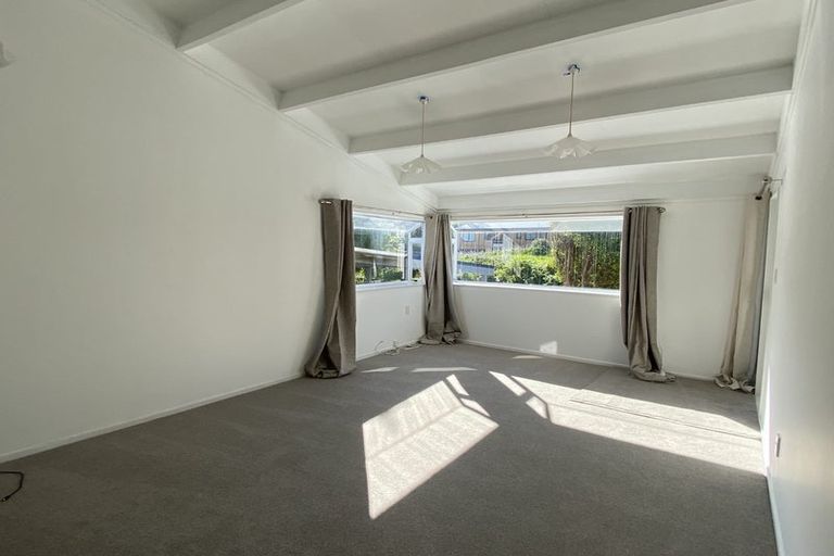 Photo of property in 1a Wiriana Place, Stanmore Bay, Whangaparaoa, 0932