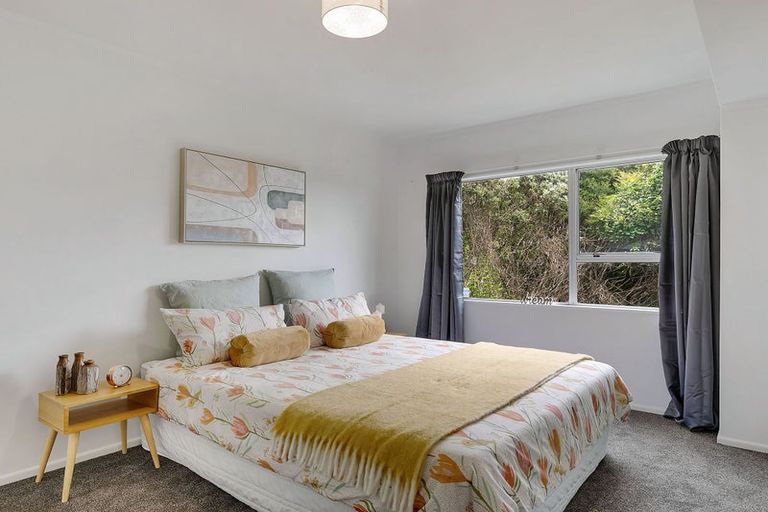 Photo of property in 10 Kahu Road, Paremata, Porirua, 5024