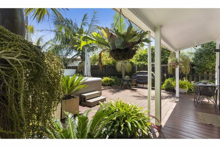 Photo of property in 2/6 Kimdale Place, Totara Heights, Auckland, 2105