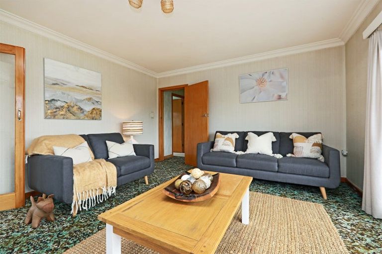 Photo of property in 10 Neeve Road, Taradale, Napier, 4112