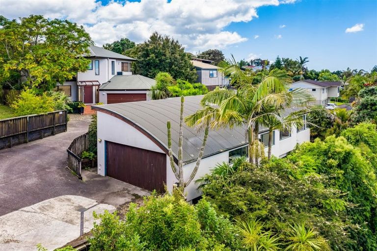 Photo of property in 327c Glenfield Road, Glenfield, Auckland, 0629