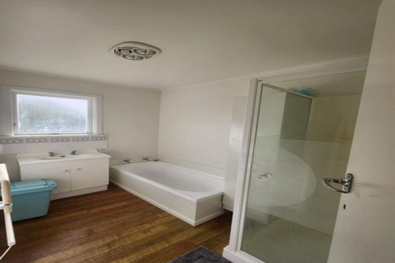 Photo of property in 18 School Road, Riverhead, 0820