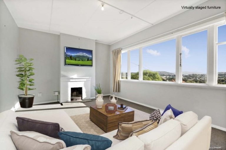 Photo of property in 18 Walden Street, Strathmore Park, Wellington, 6022